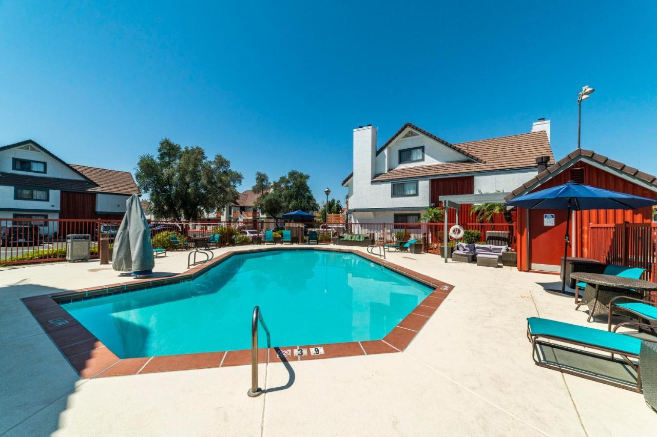 Metro Phx Upstairs 2Bd Sleeps 6 Heated Pool No Pets Allowed フェニックス エクステリア 写真