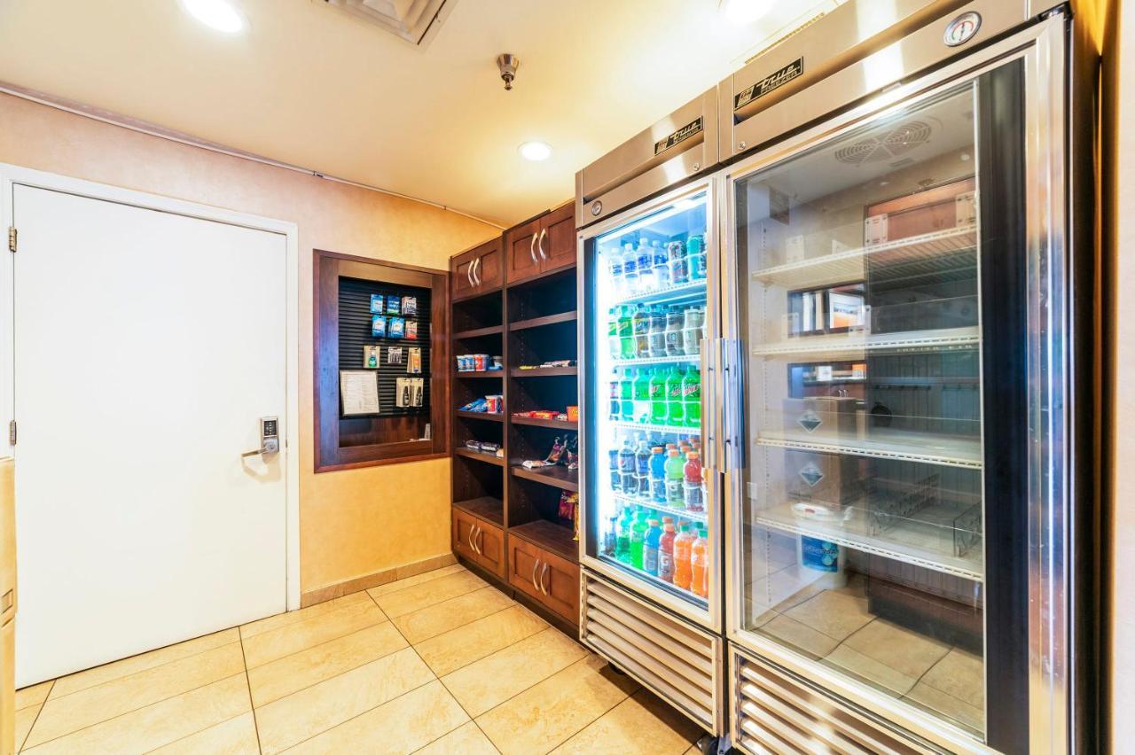 Metro Phx Upstairs 2Bd Sleeps 6 Heated Pool No Pets Allowed フェニックス エクステリア 写真